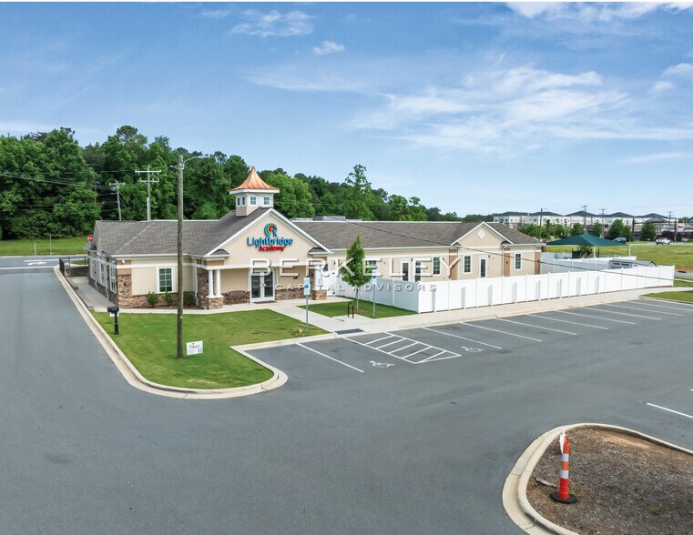 12830 Eastfield Rd, Huntersville, NC à vendre - Photo de l’immeuble – Image 2 sur 6
