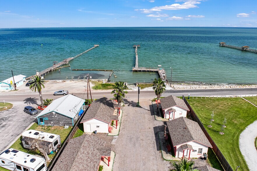 309 S Fulton Beach Rd, Rockport, TX à vendre - Photo de l’immeuble – Image 2 sur 52