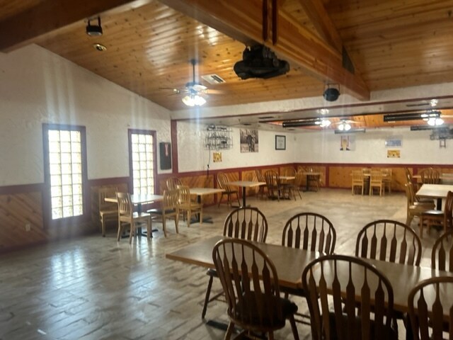 6100 S Mooney Blvd, Visalia, CA à louer - Photo de l’immeuble – Image 3 sur 18