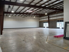 7265 W 43rd St, Houston, TX à louer Photo de l’immeuble– Image 1 sur 6