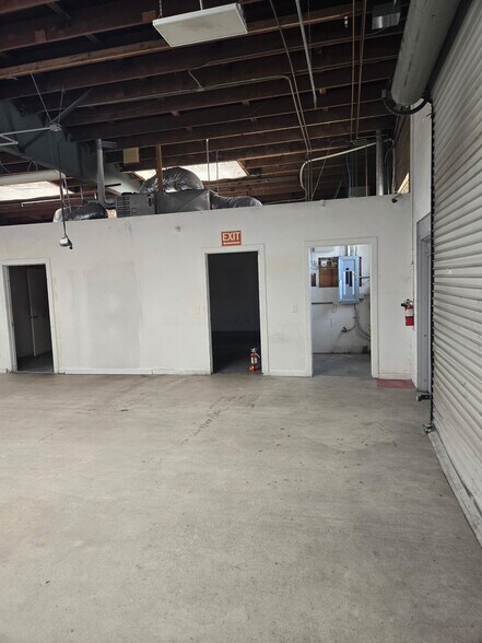 147 W 155th St, Gardena, CA à louer - Photo de l’immeuble – Image 3 sur 13