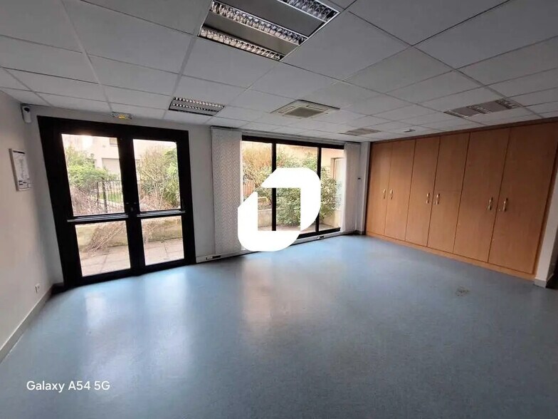 Bureau dans Boulogne-Billancourt à vendre - Photo de l’immeuble – Image 2 sur 5