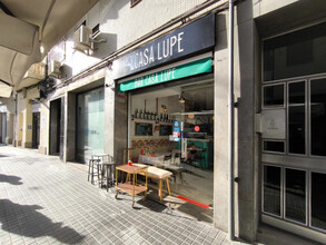 Carrer d'Olzinelles, 22, Barcelone, Barcelona à louer Photo de la construction– Image 2 sur 11