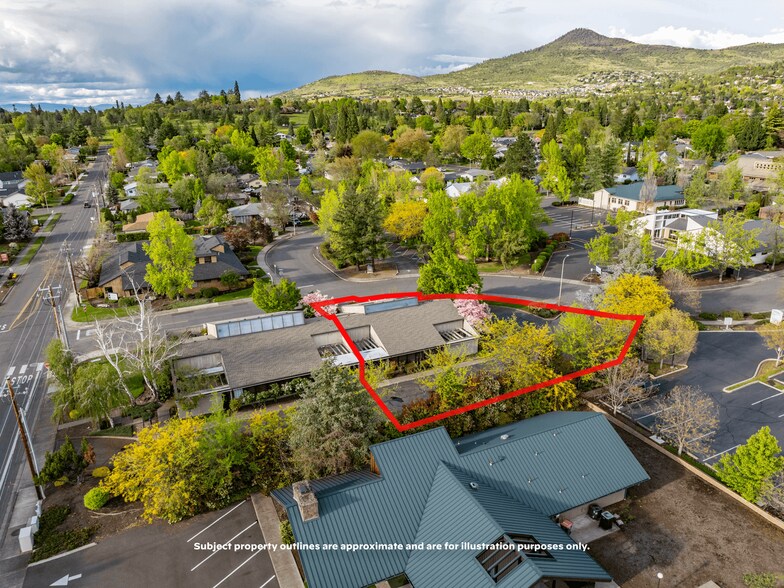537 Murphy Rd, Medford, OR à louer - Photo de l’immeuble – Image 3 sur 49