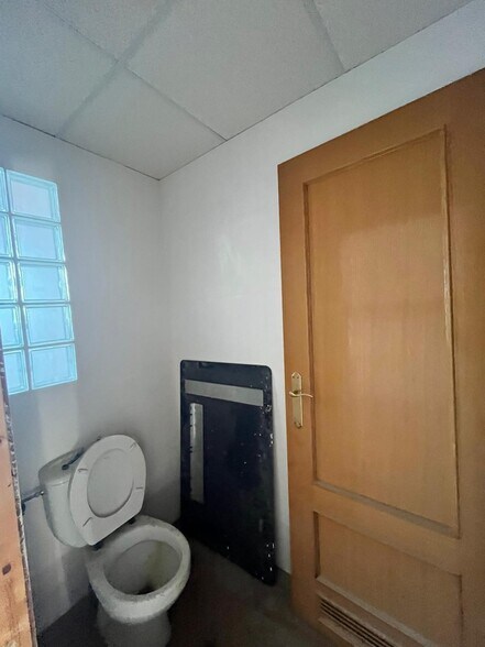 Local commercial dans Ontinyent, Valencia à vendre - Photo de l’immeuble – Image 2 sur 3