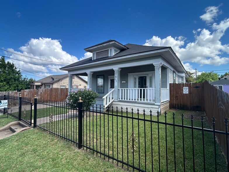 428 W 7th St, Dallas, TX à louer - Photo de l’immeuble – Image 2 sur 2