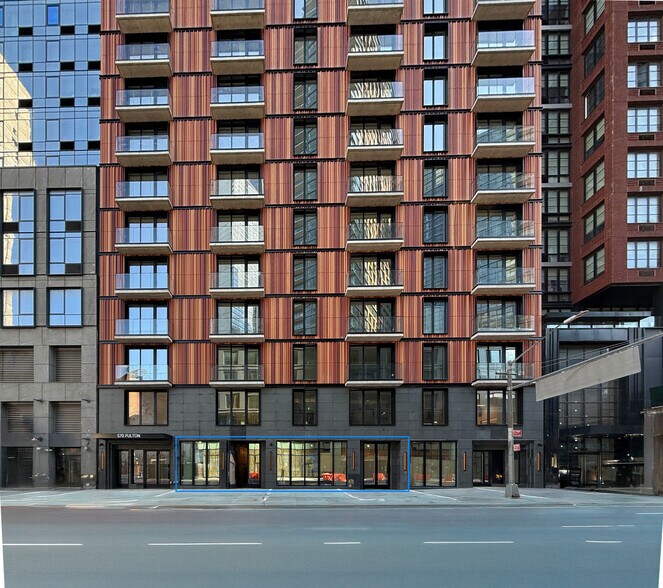 570 Fulton St, Brooklyn, NY à louer - Photo de l’immeuble – Image 1 sur 16