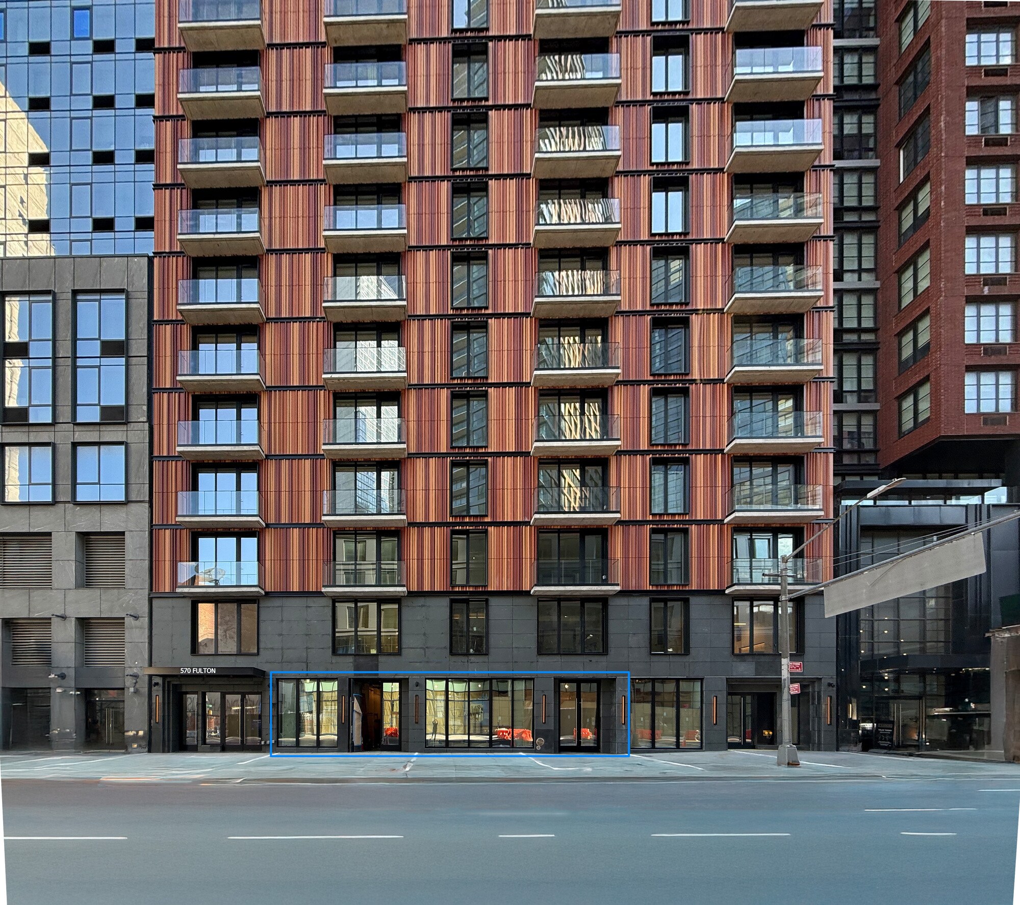 570 Fulton St, Brooklyn, NY à louer Photo de l’immeuble– Image 1 sur 17