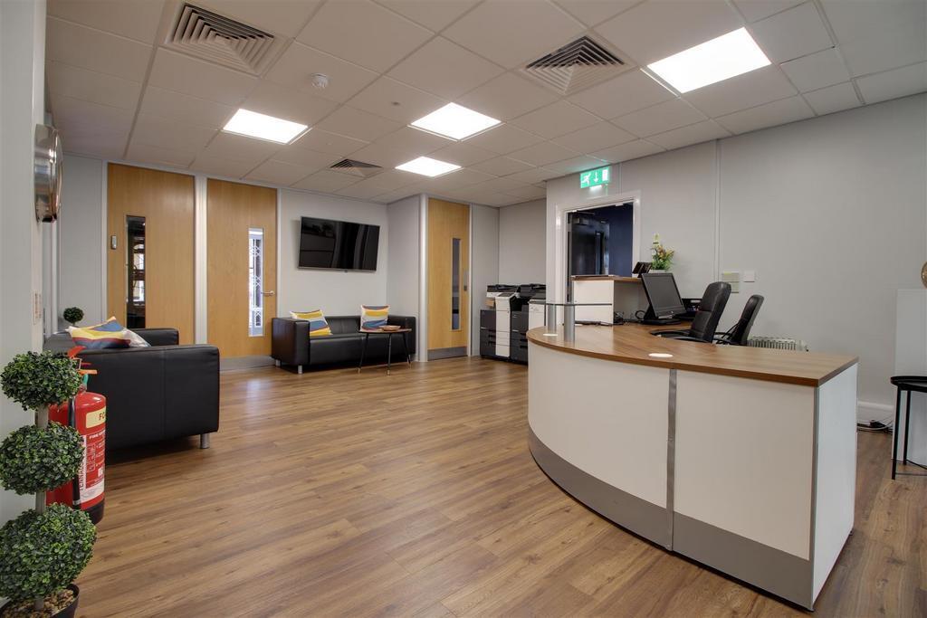 1A-1B Greenfield Cres, Birmingham à louer Photo intérieure– Image 1 sur 2