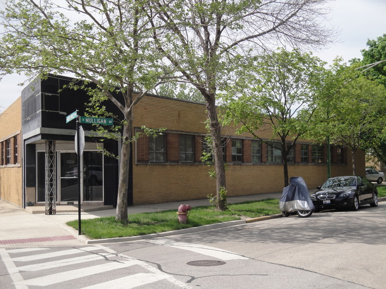 5707 N Northwest Hwy, Chicago, IL à louer - Photo de l’immeuble – Image 2 sur 11