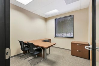 691 Trade Center Blvd, Chesterfield, MO à louer Photo intérieure– Image 1 sur 1