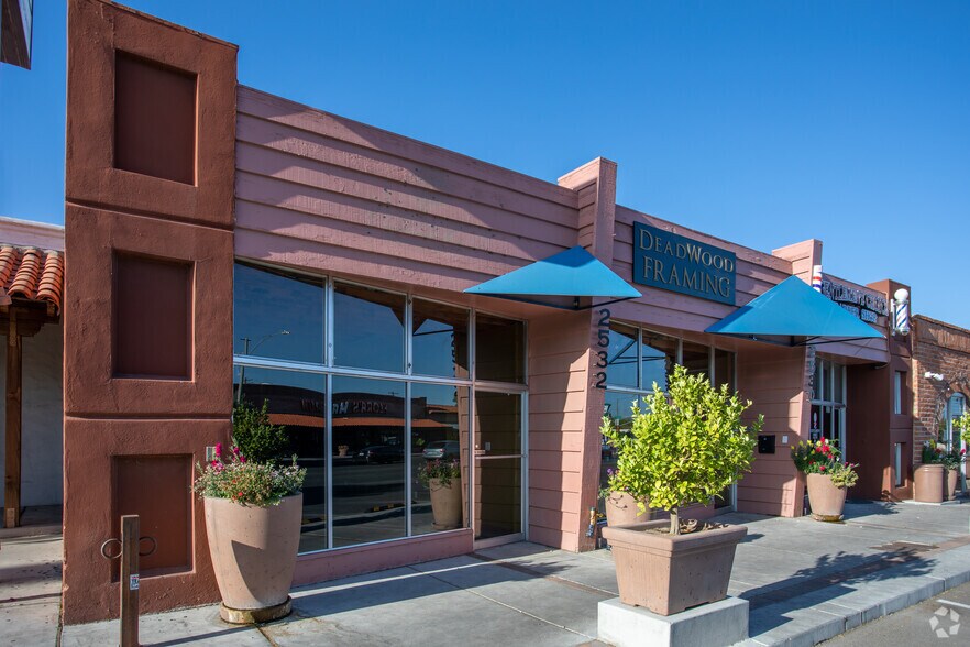 2528-2532 E 6th St, Tucson, AZ à louer - Photo de l’immeuble – Image 2 sur 3