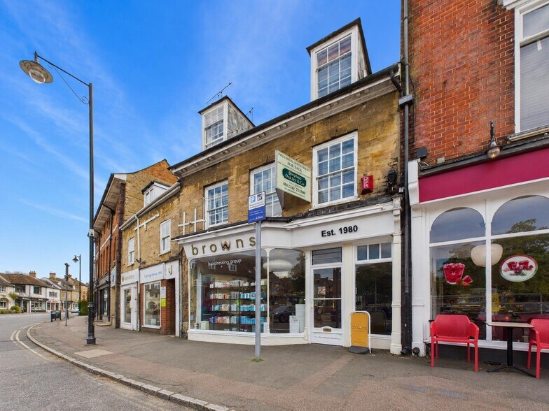 32-32a Market Pl, Olney à vendre - Photo de l’immeuble – Image 2 sur 3