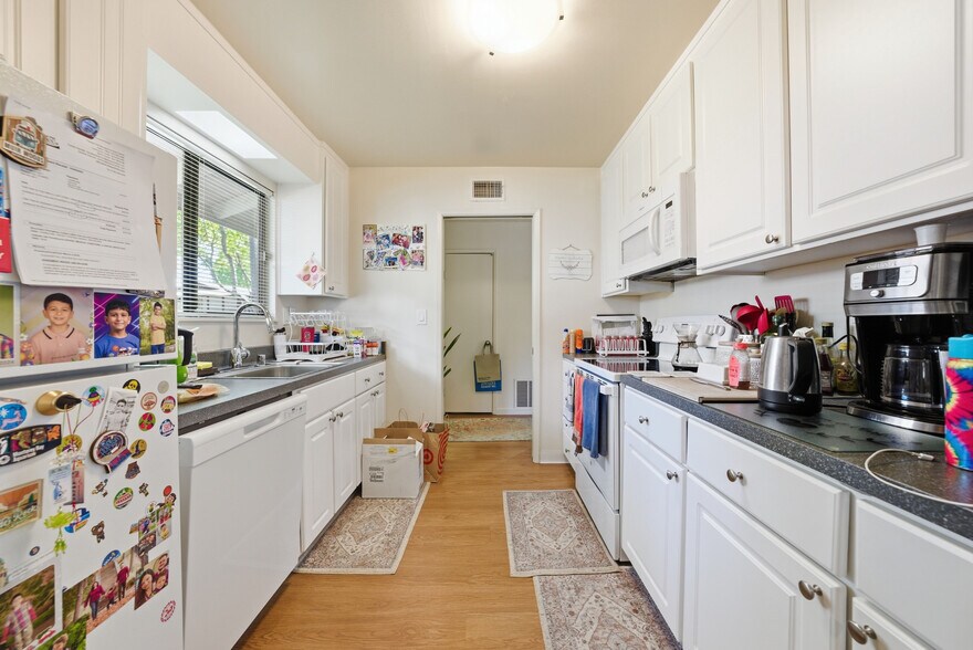 670 Tempe Ct, Pleasant Hill, CA à vendre - Photo de l’immeuble – Image 3 sur 14