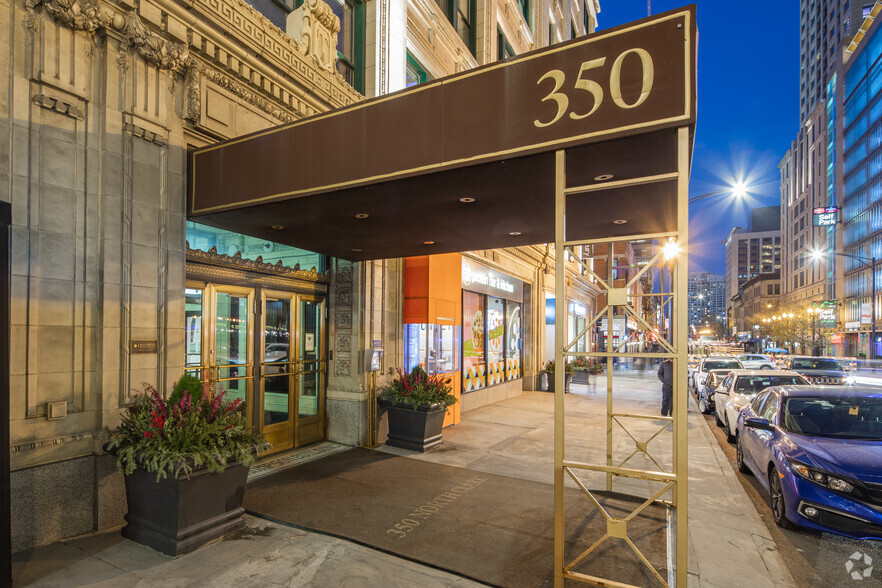 350 N Clark St, Chicago, IL à louer - Photo de l’immeuble – Image 2 sur 7