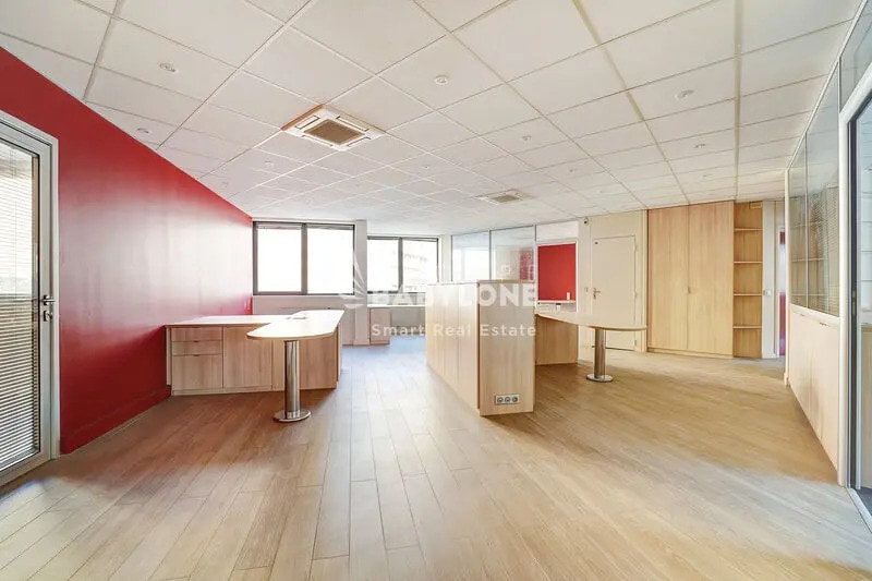 Bureau dans Boulogne-Billancourt à vendre - Photo intérieure – Image 2 sur 13