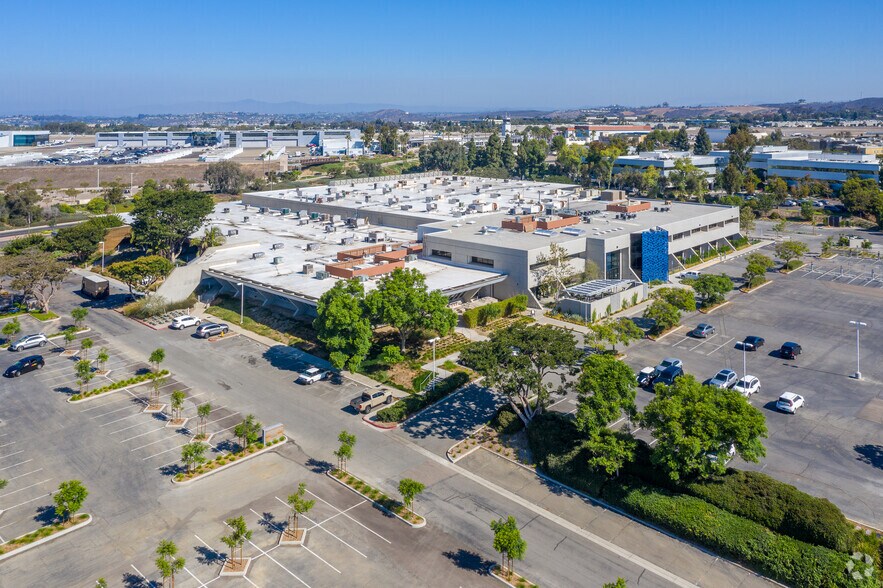 2051 Palomar Airport Rd, Carlsbad, CA à louer - Aérien – Image 3 sur 41