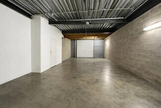 Plus de détails pour Local d'activités à louer