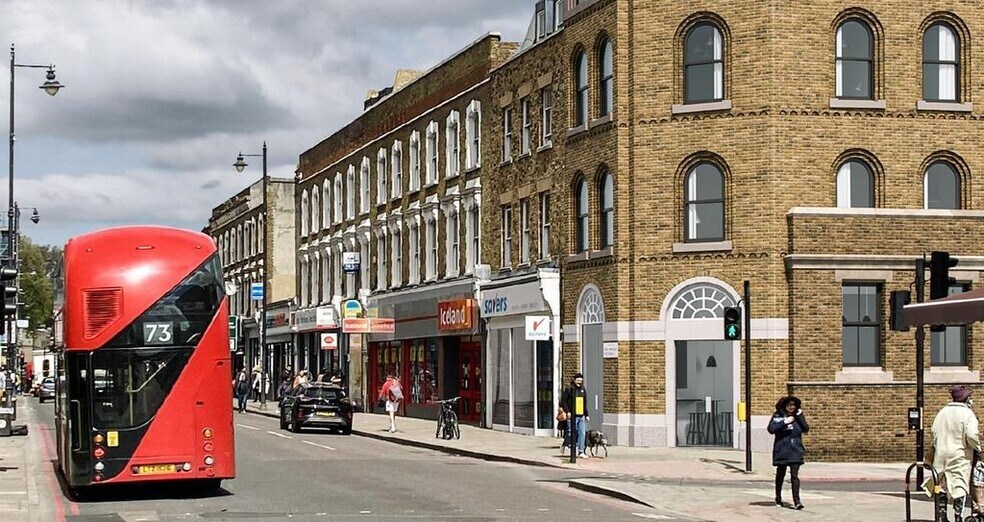 138 Stoke Newington High St, Londres à louer - Photo de l’immeuble – Image 3 sur 5