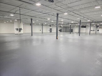 Plus de détails pour 200 Engineers Rd, Hauppauge, NY - Industriel/Logistique à louer