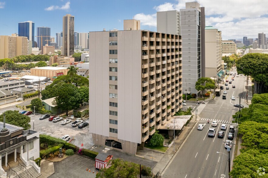 1617 S Beretania St, Honolulu, HI à vendre - Photo de l’immeuble – Image 3 sur 5