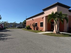 6391 Corporate Park Cir, Fort Myers, FL à vendre Photo de l’immeuble– Image 2 sur 29