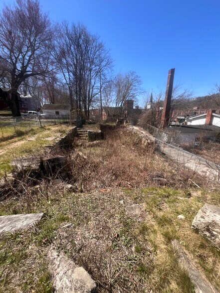 11 Oak st, Norwich, CT à vendre - Photo de l’immeuble – Image 1 sur 2