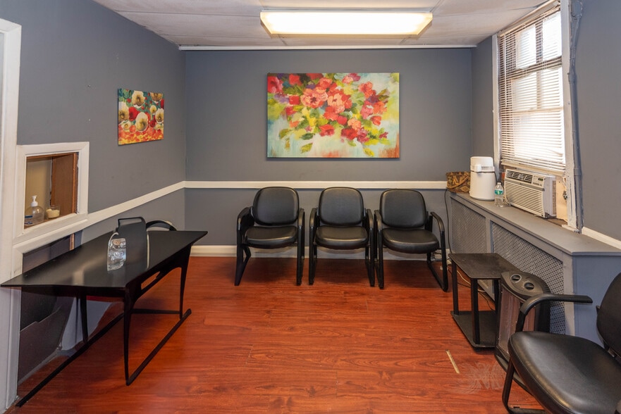 2116 W Pratt St, Baltimore, MD à vendre - Photo de l’immeuble – Image 2 sur 23