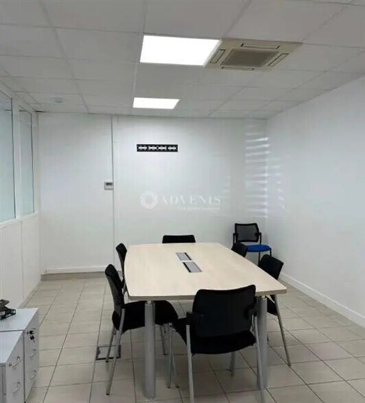 Bureau dans Limas à louer - Photo de l’immeuble – Image 1 sur 9