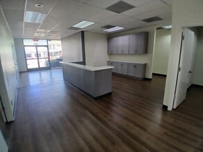 1040 N Benson Ave, Upland, CA à louer Photo intérieure– Image 2 sur 15