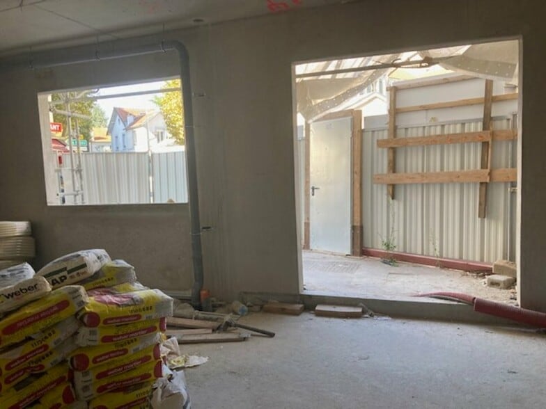 Local commercial dans Courbevoie à vendre - Photo de la construction – Image 1 sur 6