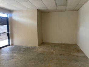 614-626 N Britain Rd, Irving, TX à louer Photo de l’immeuble– Image 1 sur 6