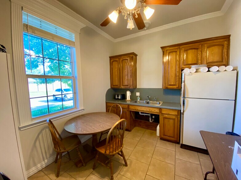 805 1187 Rd, Crowley, TX à louer - Photo intérieure – Image 3 sur 27