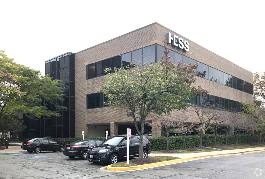 804 W Diamond Ave, Gaithersburg, MD à louer - Photo de l’immeuble – Image 1 sur 27