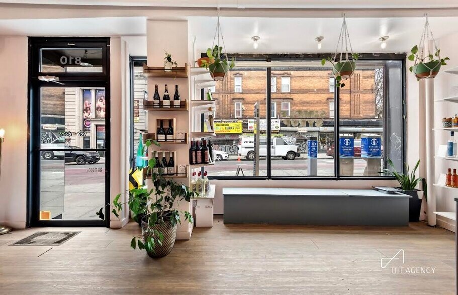 810 Nostrand Ave, Brooklyn, NY à louer - Photo de l’immeuble – Image 3 sur 5