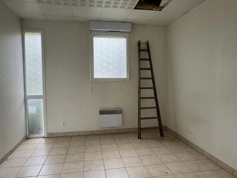 Bureau dans Bordeaux à vendre - Photo de l’immeuble – Image 3 sur 7