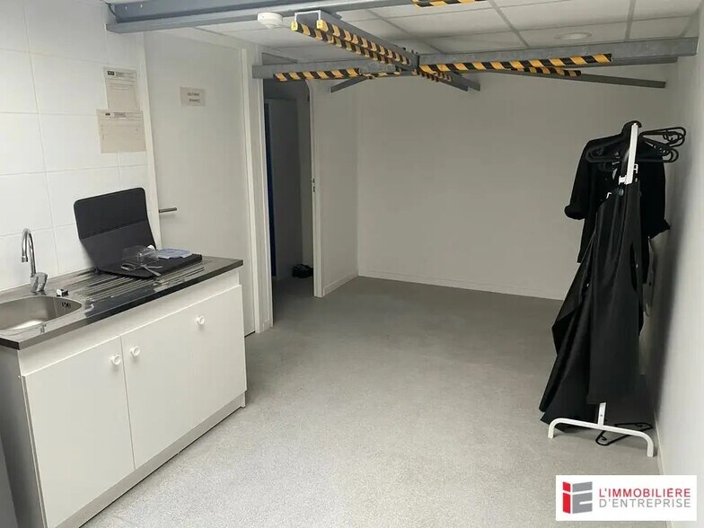 Local d’activités dans Rennes à louer - Photo de l’immeuble – Image 2 sur 7