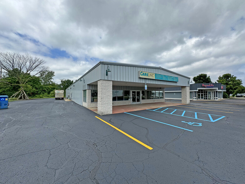 693 E Lakewood Blvd, Holland, MI à vendre - Photo de l’immeuble – Image 2 sur 12
