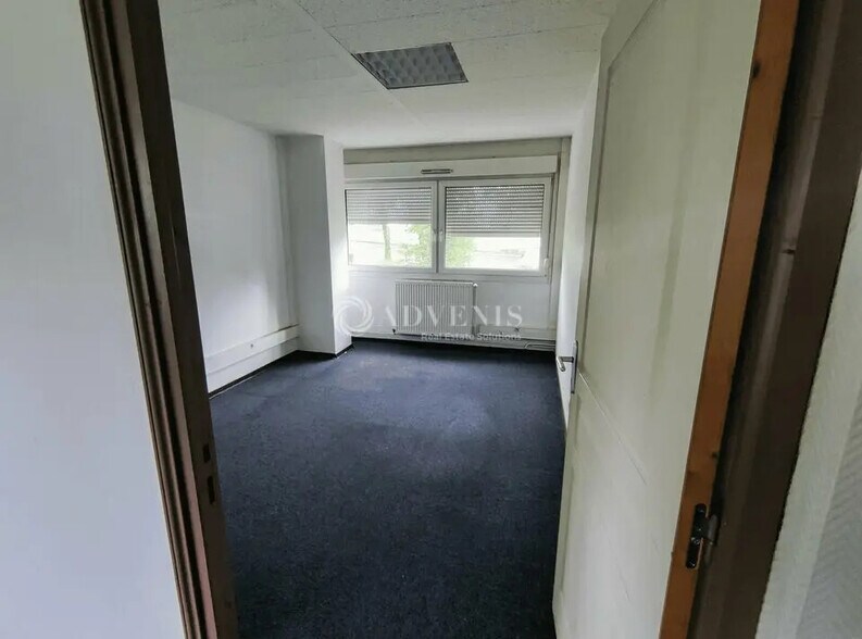Bureau dans Heillecourt à louer - Photo de l’immeuble – Image 2 sur 11