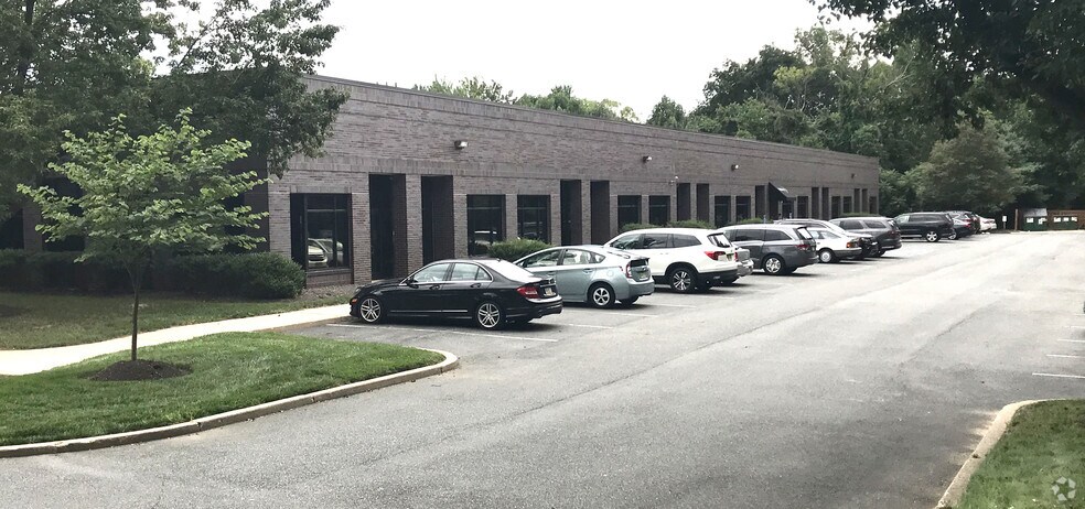3260 Tillman Dr, Bensalem, PA à louer - Photo principale – Image 1 sur 4