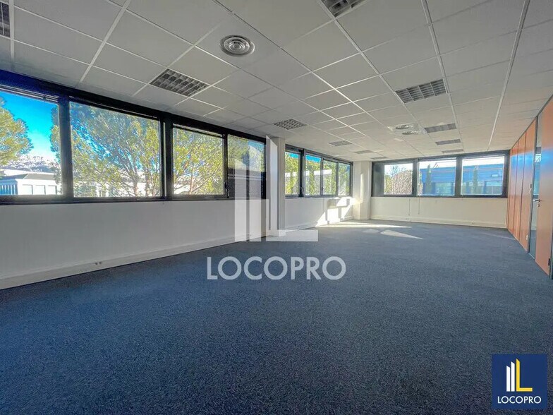 Bureau dans Rousset à louer - Photo de l’immeuble – Image 3 sur 12