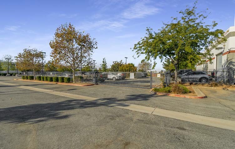 22835 Calle San Juan De Los Lagos, Moreno Valley, CA à vendre - Photo de l’immeuble – Image 3 sur 15