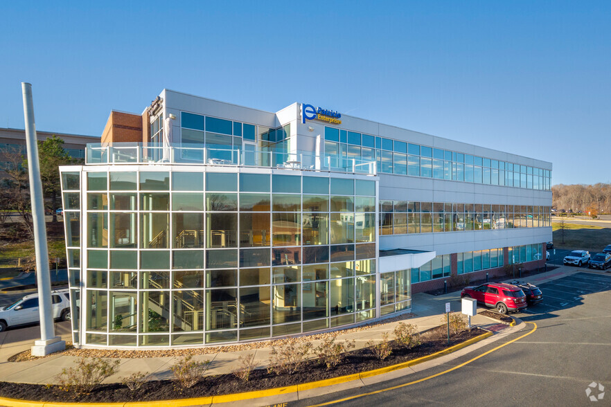 525 Corporate Dr, Stafford, VA à louer - Photo de l’immeuble – Image 1 sur 19