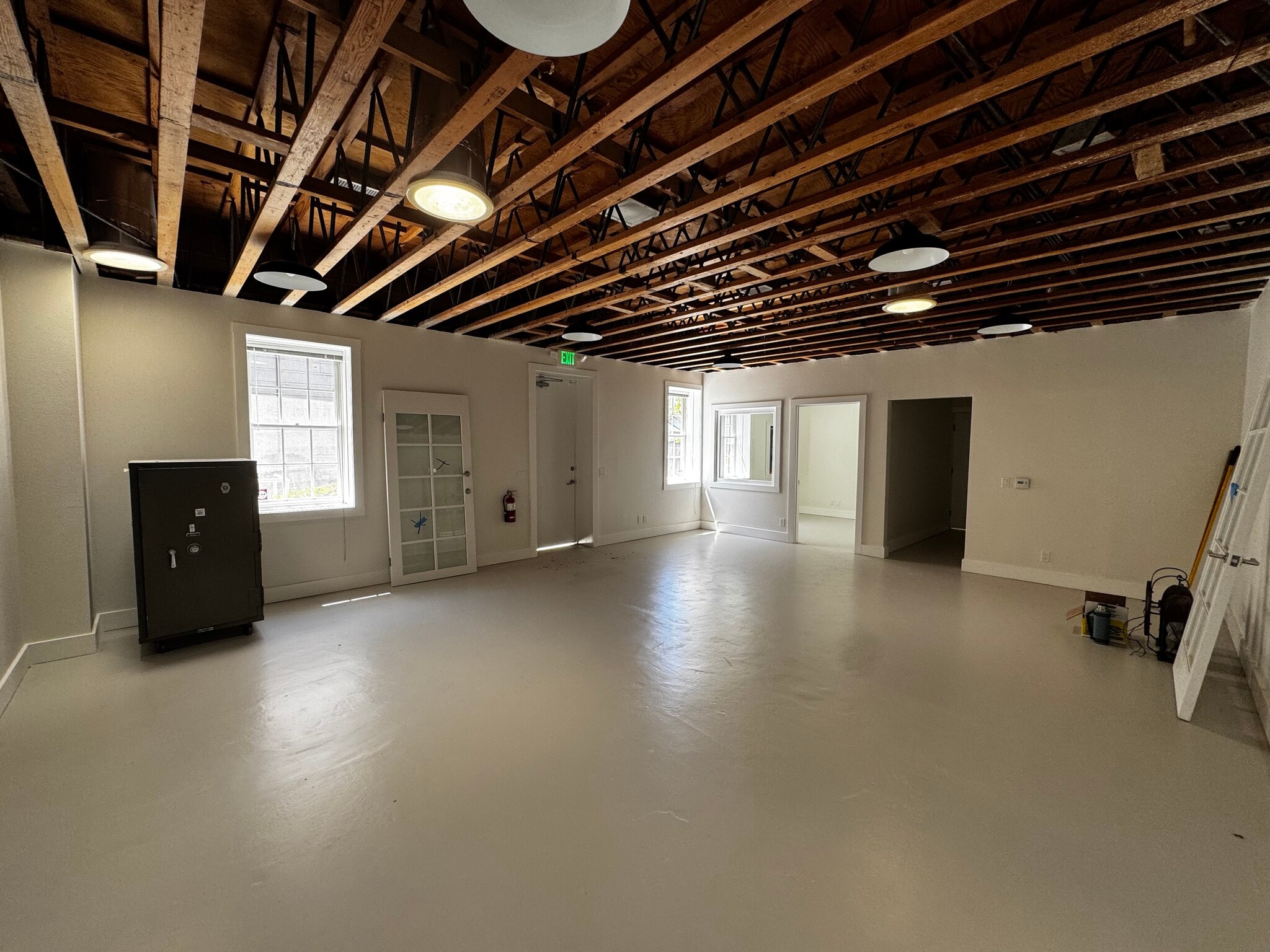 115-117 W Micheltorena St, Santa Barbara, CA à louer Photo intérieure– Image 1 sur 7