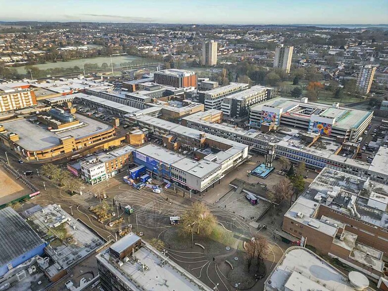 11-23 Town Sq, Stevenage à louer - Photo de l’immeuble – Image 2 sur 7