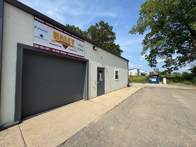 62 Enterprise Dr, Ann Arbor, MI à louer - Photo de l’immeuble – Image 2 sur 2