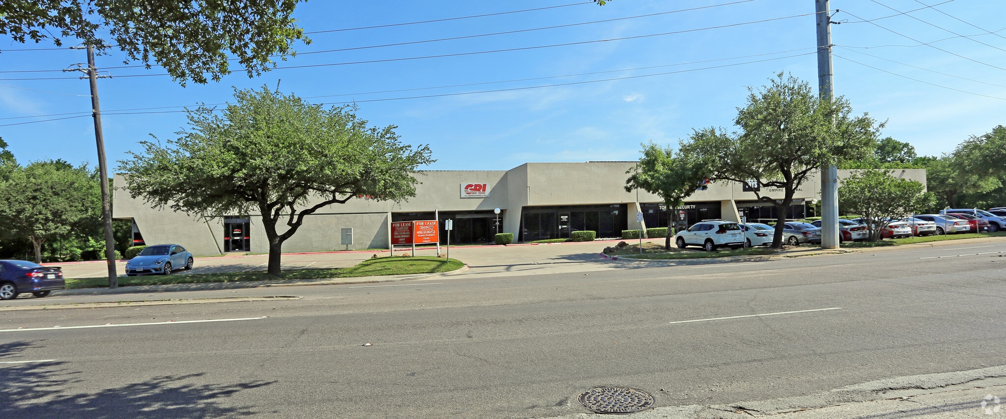 1451 Empire Central Dr, Dallas, TX à louer Photo principale– Image 1 sur 10