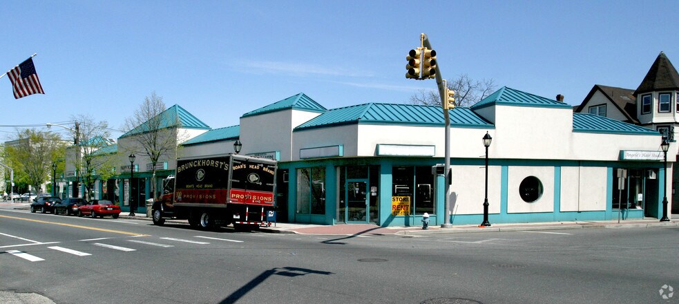 2 Centre Ave, East Rockaway, NY à louer - Photo de l’immeuble – Image 2 sur 21