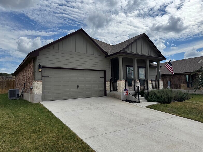 129 Cinnamon Loop, Burnet, TX à vendre - Photo de l’immeuble – Image 2 sur 7