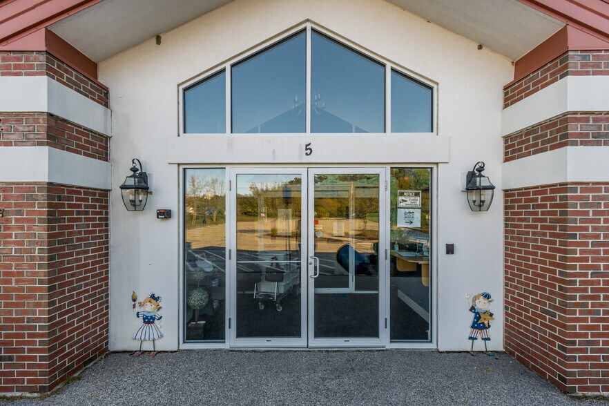 5 Willey Rd, Saco, ME à vendre - Photo de l’immeuble – Image 3 sur 6